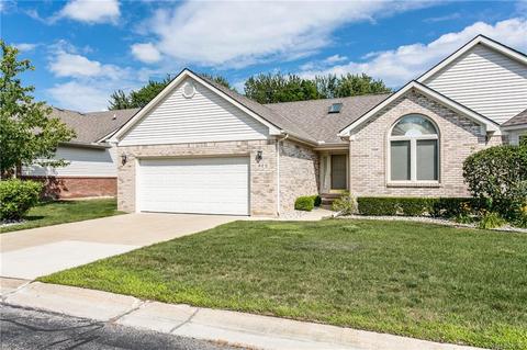 572 Snowbird Cir E, Saint Clair, MI 48079 photo 1