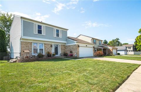 45105 Ronnen Dr, Macomb Twp, MI 48044 photo 1