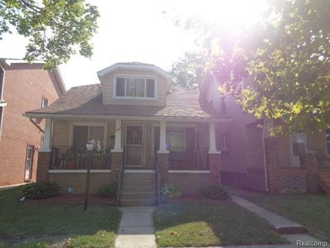 7316 Maple St, Dearborn, MI 48126 photo 1