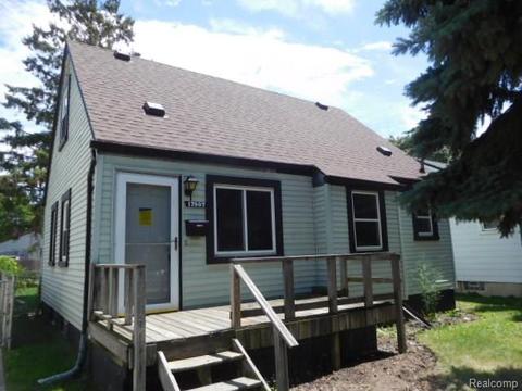 17807 Matthews St, Riverview, MI 48193 photo 1