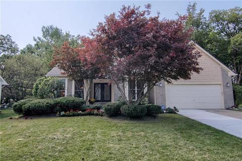 28602 Golf Pointe Blvd, Farmington Hills, MI 48331 photo 1