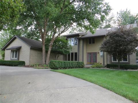 4347 Devonshire Dr, Troy, MI 48098 photo 1
