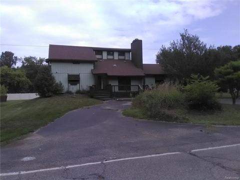 39050 Barth St, Romulus, MI 48174 photo 1