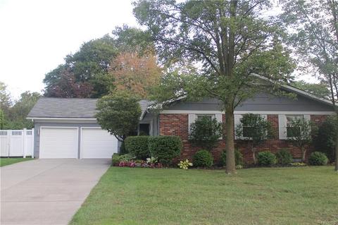 2639 Windsor Dr, Troy, MI 48085 photo 1