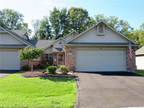 3092 Rivers Edge Dr, Wayne, MI 48184 photo 1