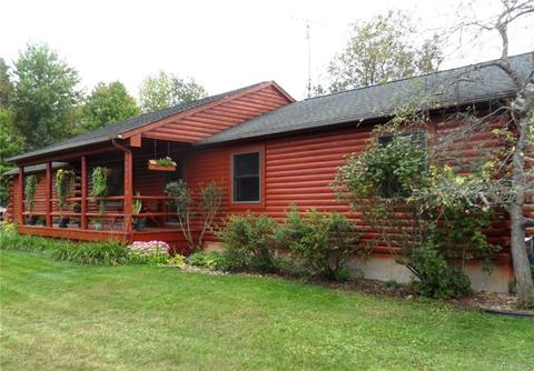 2664 Sue Dr, Howell, MI 48855 photo 1