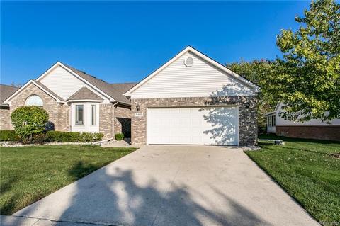 590 Snowbird Cir E, Saint Clair, MI 48079 photo 1