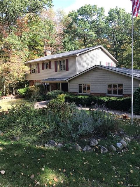 4901 Richardson Rd, Howell, MI 48843 photo 1