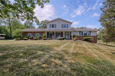 4840 S Huron River Dr, Flat Rock, MI 48134 photo 1