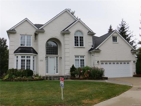 2154 Radcliffe Dr, Troy, MI 48085 photo 1