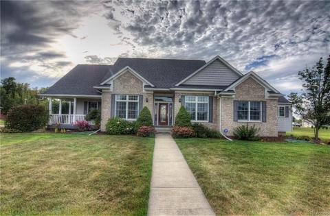 2226 Mapleview Ct, Davison, MI 48423 photo 1