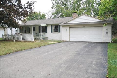 4445 Thrushfield Ct, Flint, MI 48507 photo 1