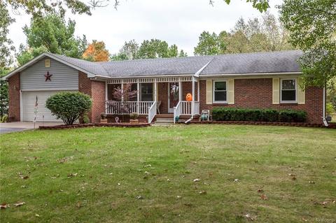 1069 Peavy Rd, Howell, MI 48843 photo 1