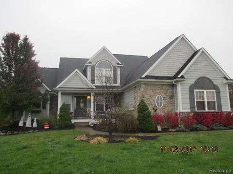 151 E Auburn Trl, Brighton, MI 48114 photo 1