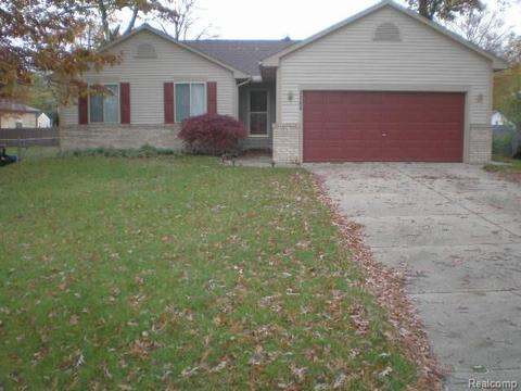 3353 Eastern Ave, Rochester Hills, MI 48307 photo 1
