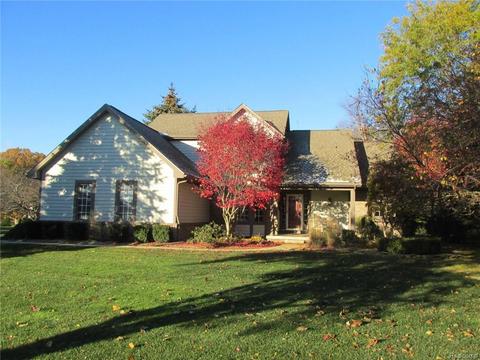 1795 W View Trl, Howell, MI 48843 photo 1