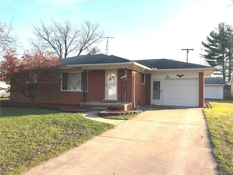 2071 Maplecrest Dr, Carleton, MI 48117 photo 1