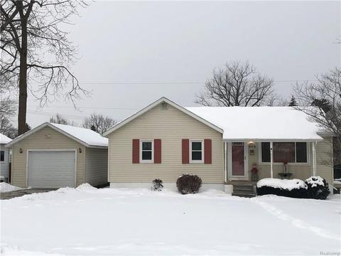 902 Whiting St, Saint Clair, MI 48079 photo 1