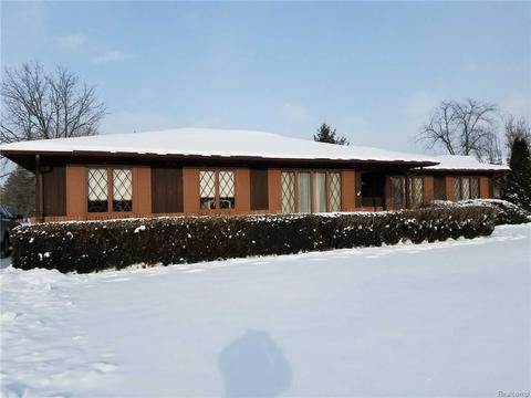 3370 Ramada Dr, Highland Twp, MI 48356 photo 1