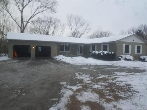 2876 Eason Dr N, Howell, MI 48855 photo 1