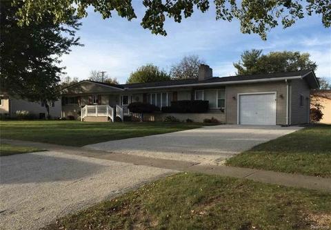 1115 Pleasantview Dr, Flushing, MI 48433 photo 1