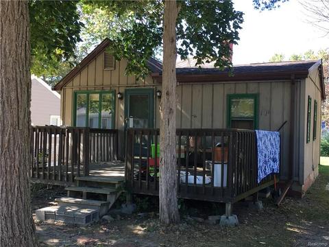 1540 Lambden Rd, Flint, MI 48532 photo 1