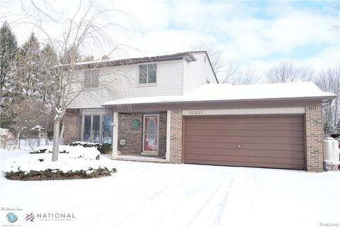 18251 Criswood Dr, Macomb, MI 48044 photo 1