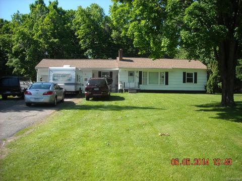 3141 Skander Dr, Flint, MI 48504 photo 1