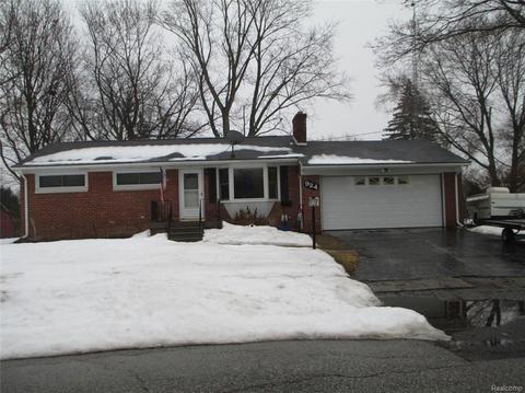 924 Orchard Ct, Flushing, MI 48433 photo 1