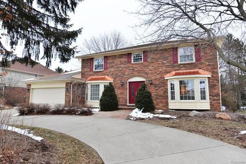 372 Shellbourne Dr, Rochester Hills, MI 48309 photo 1