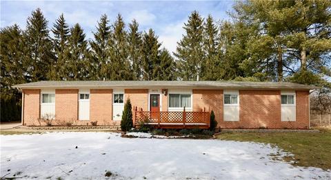 2679 E Square Lake Rd, Troy, MI 48085 photo 1