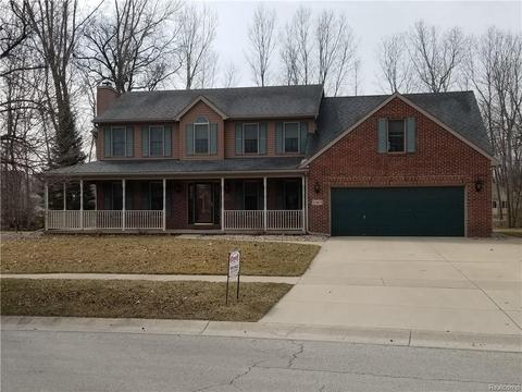 2263 Stirrup Dr, Temperance, MI 48182 photo 1