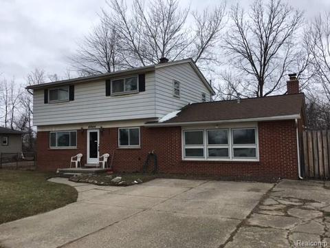 6964 Homefield St, Romulus, MI 48174 photo 1