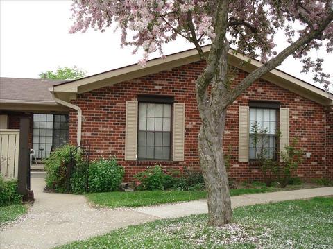2713 Roundtree Dr, Troy, MI 48083 photo 1