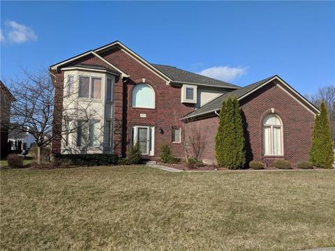 26530 Wallace Dr, Flat Rock, MI 48134 photo 1