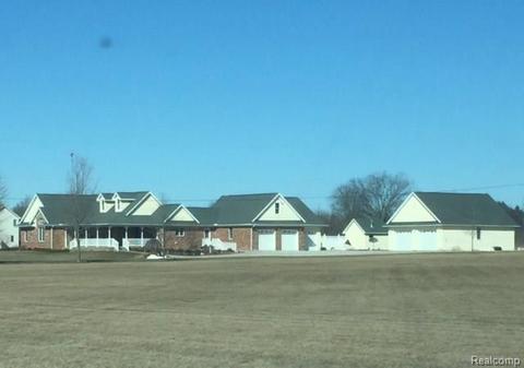 4352 N Oak Rd, Davison, MI 48423 photo 1