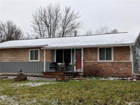 105 Argyle, Howell, MI 48843 photo 1