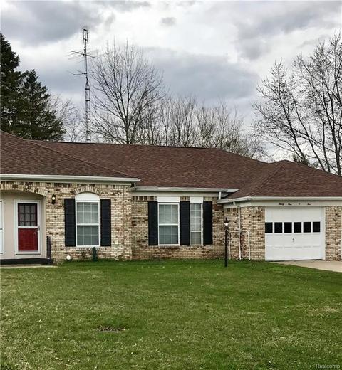 3105 Vineyard Ln, Flushing, MI 48433 photo 1