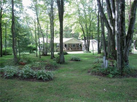 1910 Ditty Rd, Smiths Creek, MI 48074 photo 1