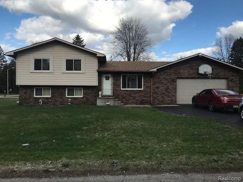 8915 Grover St, Romulus, MI 48174 photo 1