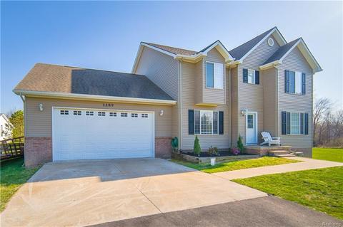 1189 Petts Rd, Fenton, MI 48430 photo 1