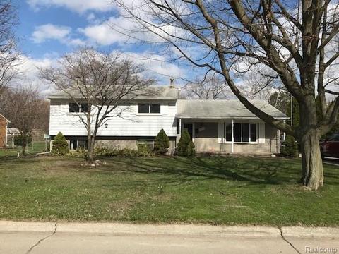 9339 Pine St, Taylor, MI 48180 photo 1