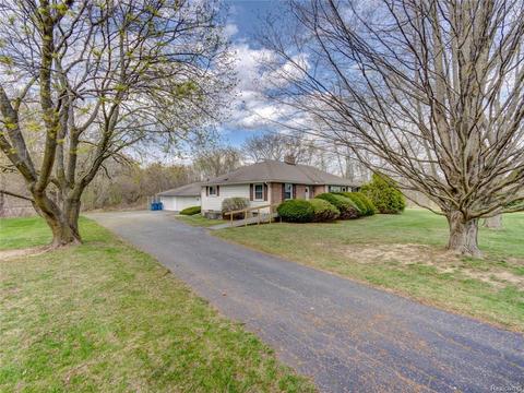 10416 Beecher Rd, Flushing, MI 48433 photo 1