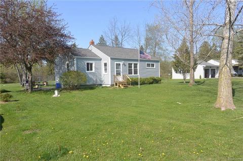 1107 Linus St, Flint, MI 48507 photo 1