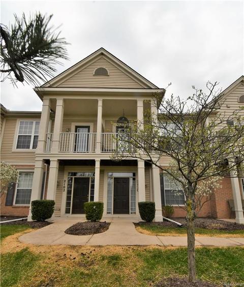 2120 Pinecroft Dr, Canton, MI 48188 photo 1