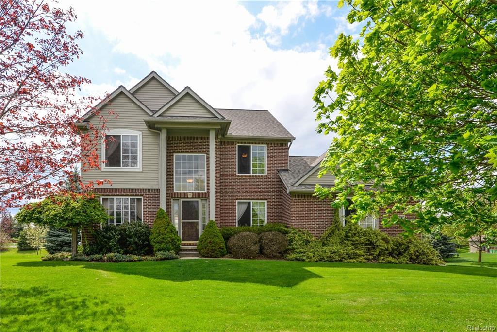 25907 Carriage Ln, South Lyon, MI 48178 MLS 218040360