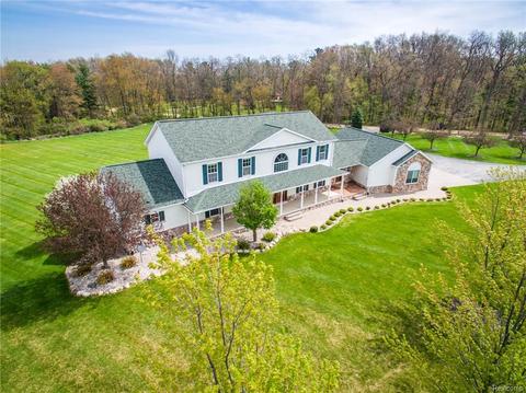 7931 Farmer Trl, Howell, MI 48855 photo 1
