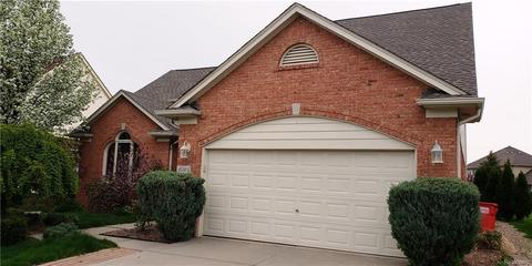 45385 Yorkshire Dr, Macomb, MI 48044 photo 1