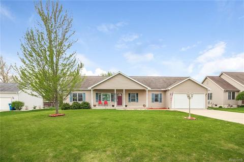 2242 Christopher St, Adrian, MI 49221 photo 1