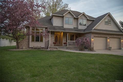 8355 Jaclyn Ann Dr, Flushing, MI 48433 photo 1